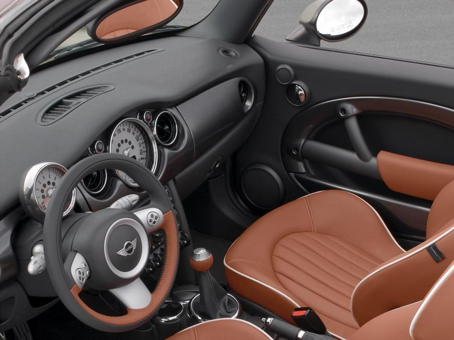  Mini Cooper S Cabrio Sidewalk 2006 года  (фото 5 из 19)